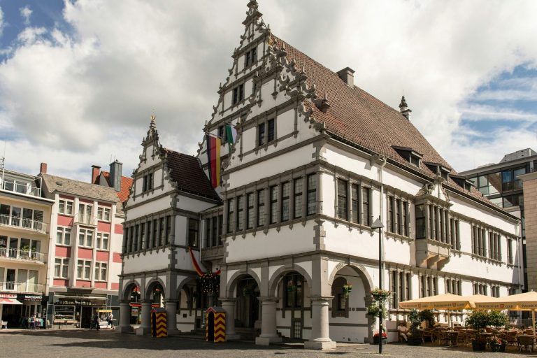 Altes Rathaus in Paderborn (Foto von Wolfgang Weiser auf Unsplash